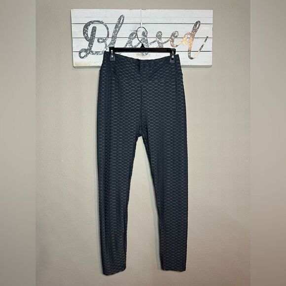 New Mix - Womens gray textured plus size butt lifting leggings - Picture 2 of 9